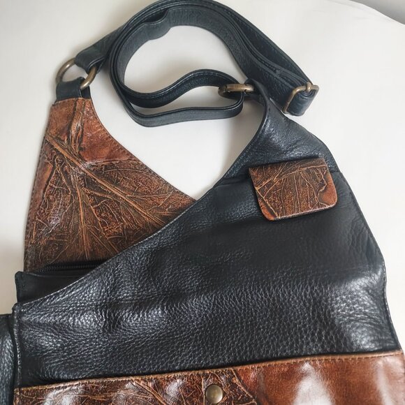 Elegant Black and Brown Leather Shoulder Bag - Picture 3 of 14